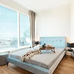 Skyscraper Seaview Apartman *