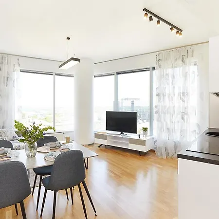 Skyscraper Seaview Apartment