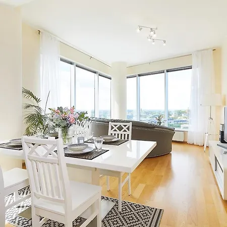 Skyscraper Seaview Apartment