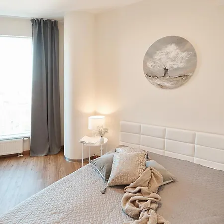 Skyscraper Seaview Apartment