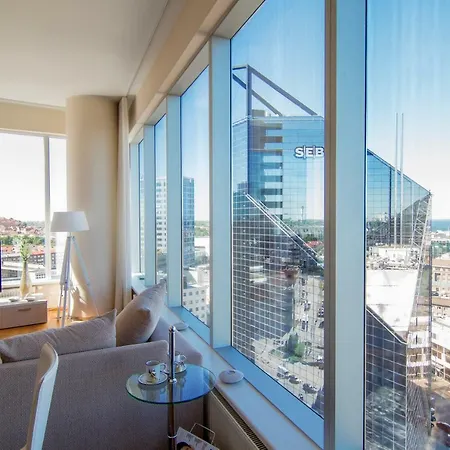Skyscraper Seaview Apartment *