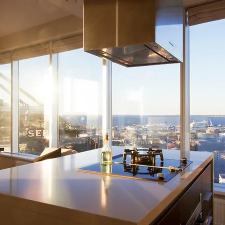 Skyscraper Seaview Apartment *