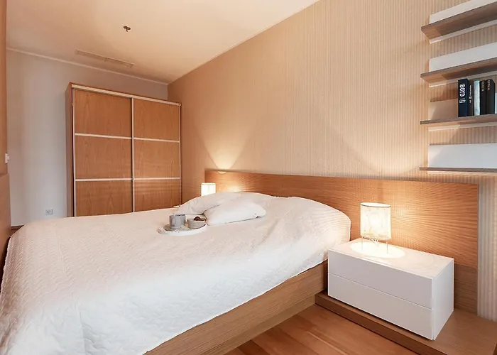 Skyscraper Seaview Apartment *