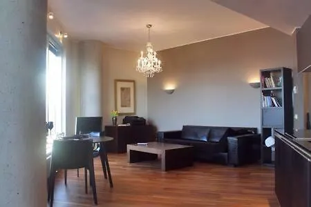 Skyscraper Seaview Apartment *